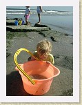 Beach Baby & Bucket * 360 x 480 * (36KB)